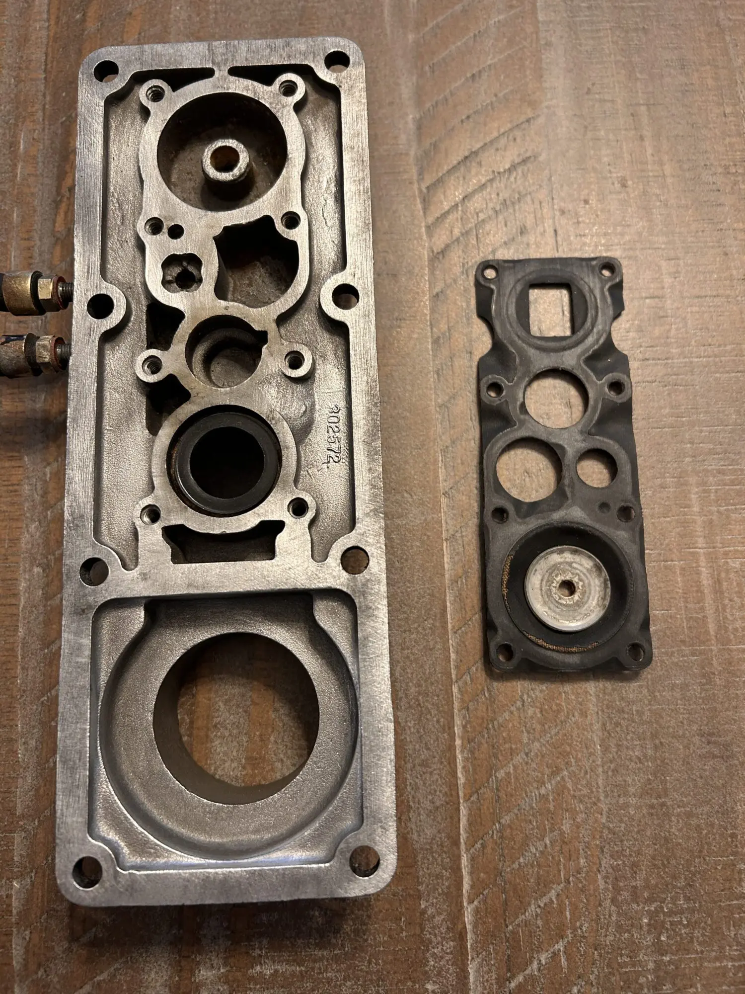 1954-Evinrude-Cruis-A-Day-Upper-Housing